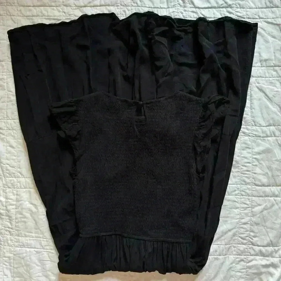 Zesica womens small Black maxi dress tiered flutter sleeves smocked loose flowy - Picture 4 of 7